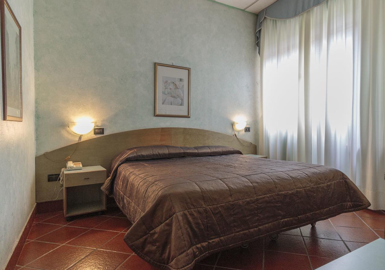 Hotel Il Telegrafo Melegnano Dış mekan fotoğraf